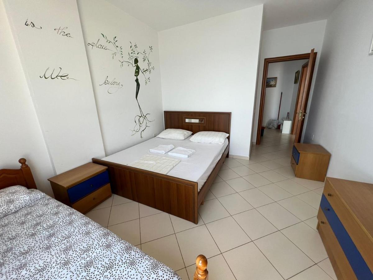 Blue Sky Apartaments Дуррес Екстер'єр фото